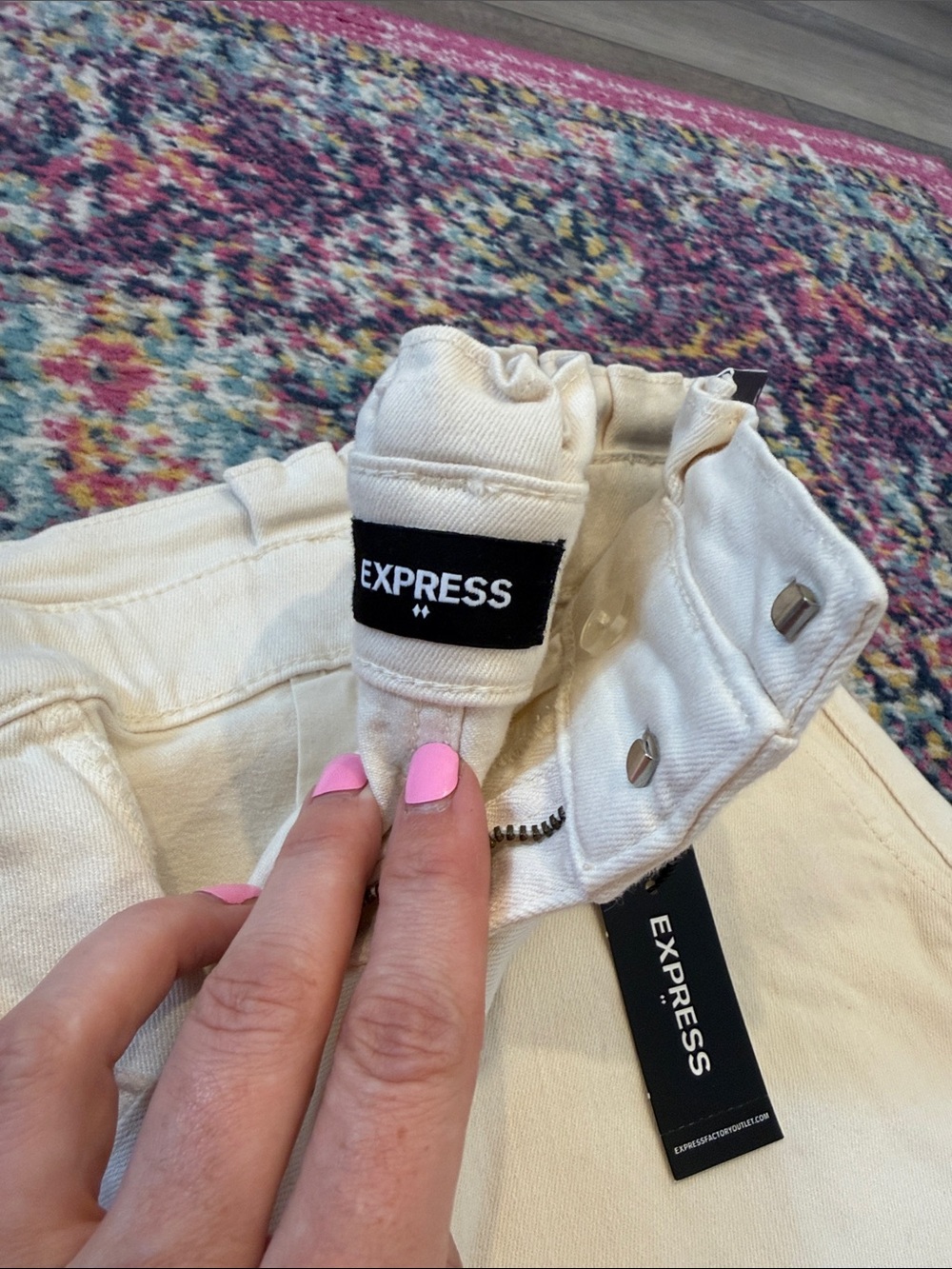 Express High-Rise Paperbag Waist Jeans — Cream - Picture 3 of 9